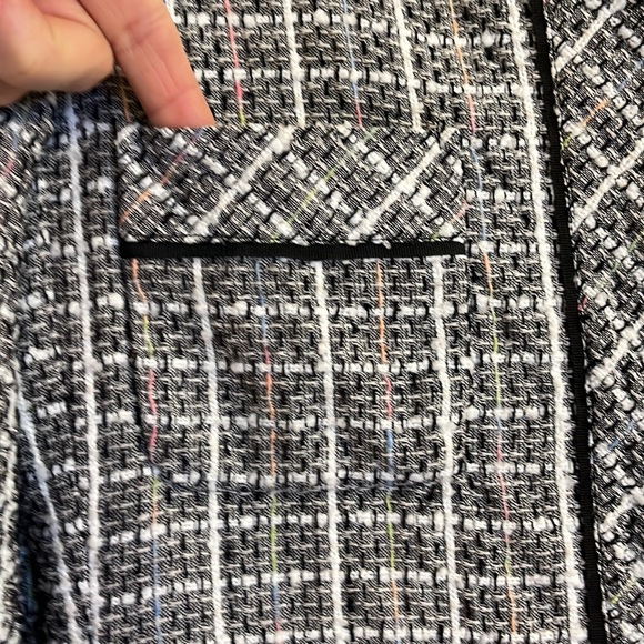 Ladies 70% silk jacket, check out the beautiful plaid - Picture 2 of 9